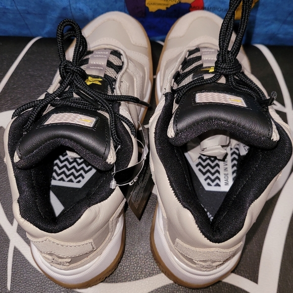 Converse Women's Size 6.5 VTLG Mid Made It To The - Picture 5 of 8